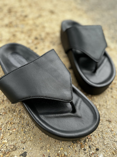 Novara Slide Black